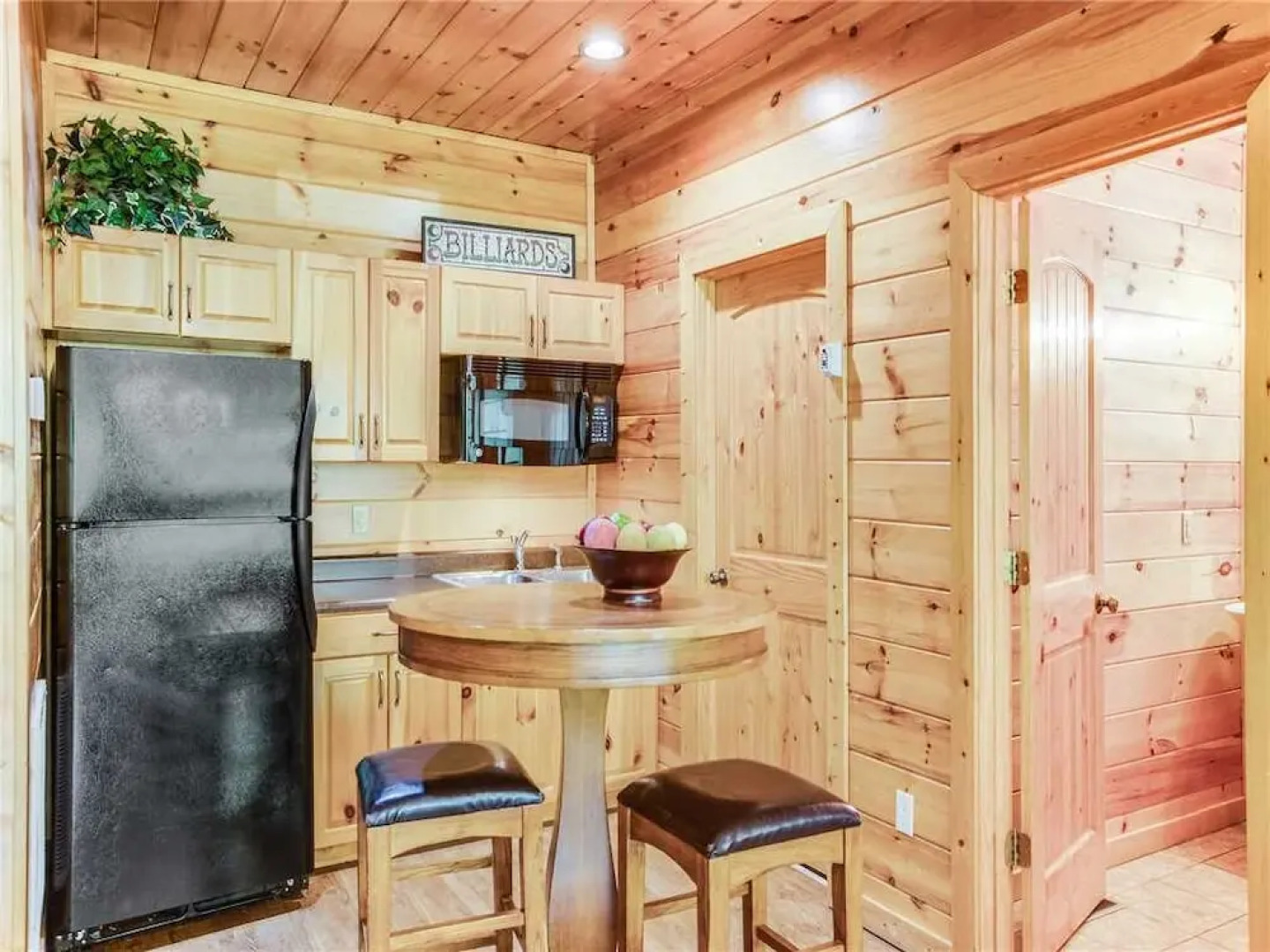 Big Bear Lodge - Five Bedroom Cabin