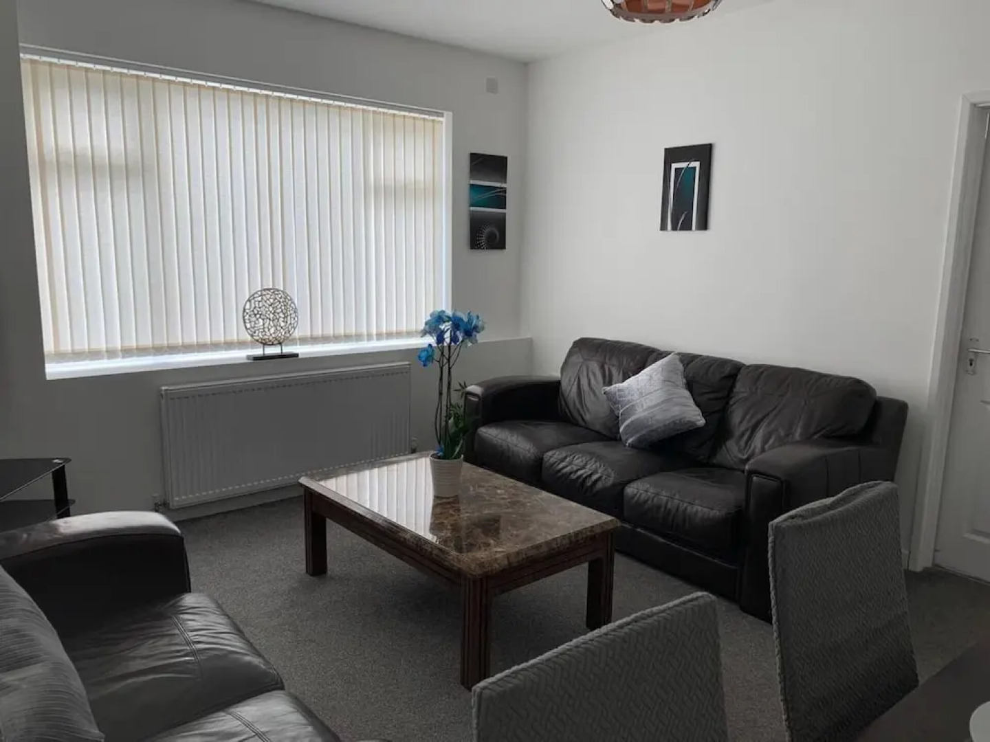 Large 5 Bed House / Wolverhampton + Parking