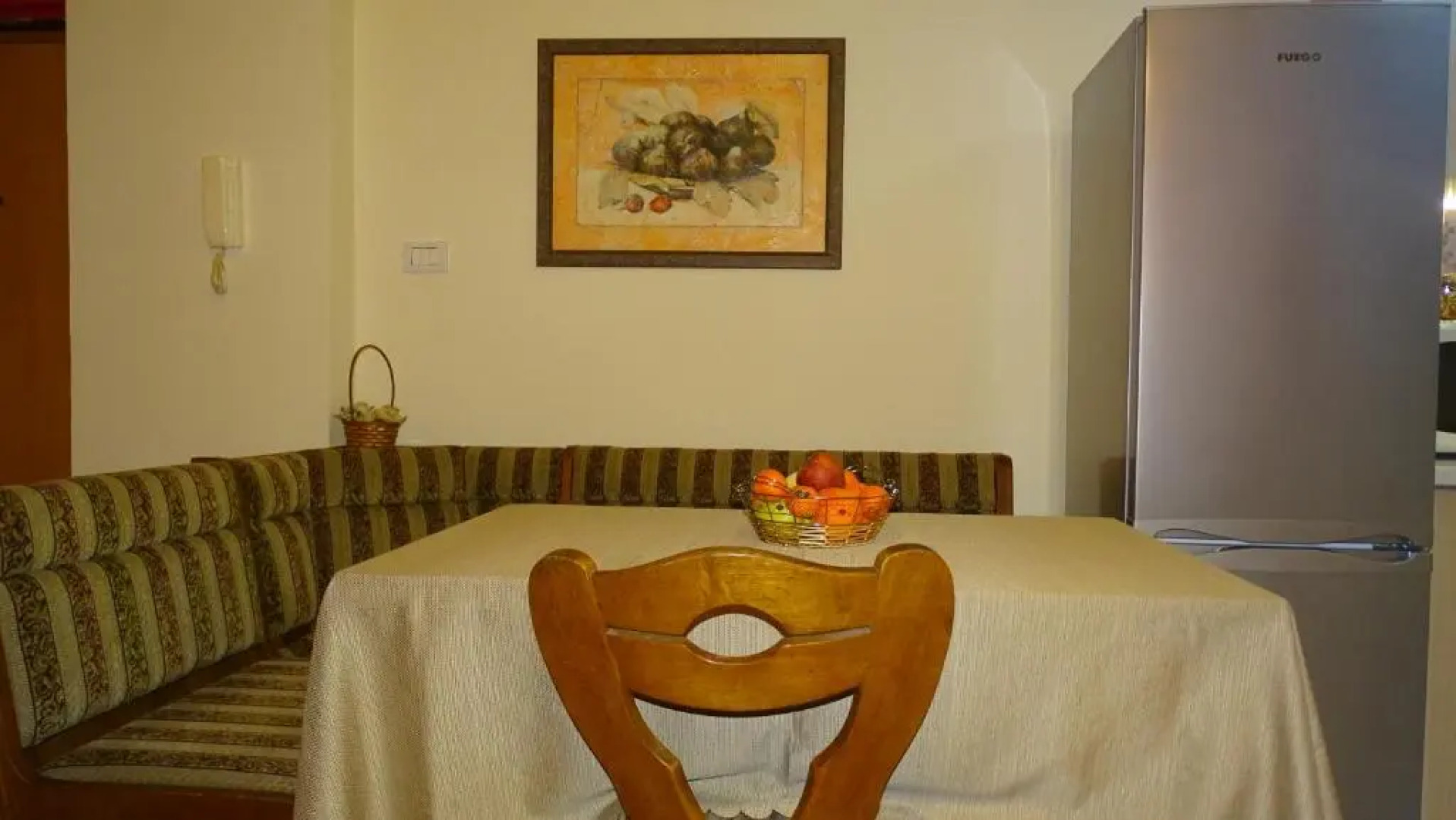 Central Apartments Shoshi