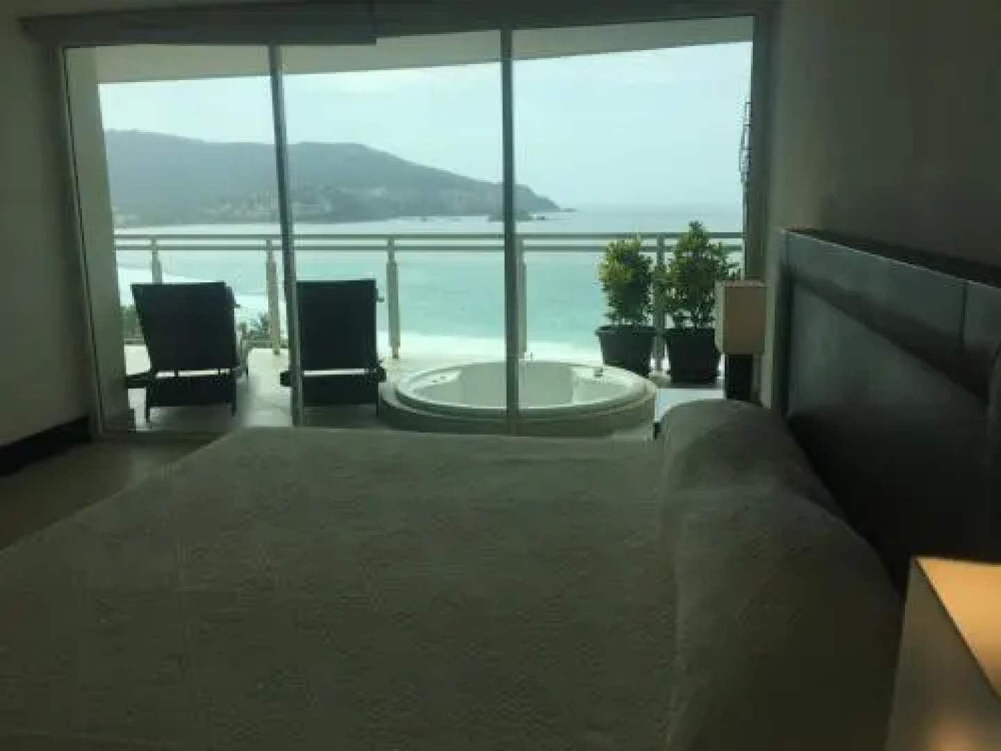 Bay View Grand Marina Condo 1004s