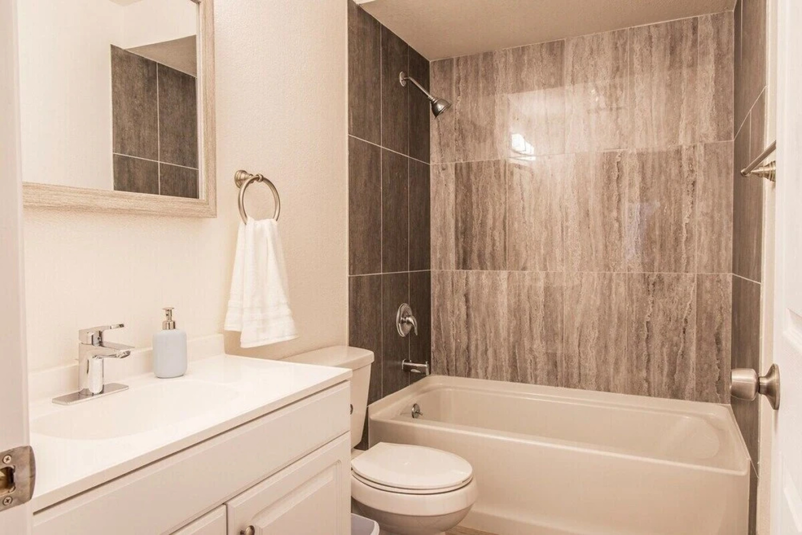 Cozy Three Bedroom in Concord