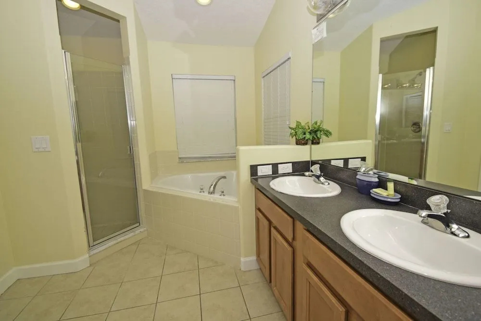 519OBC Sunshine Daydream 4 Br villa by RedAwning