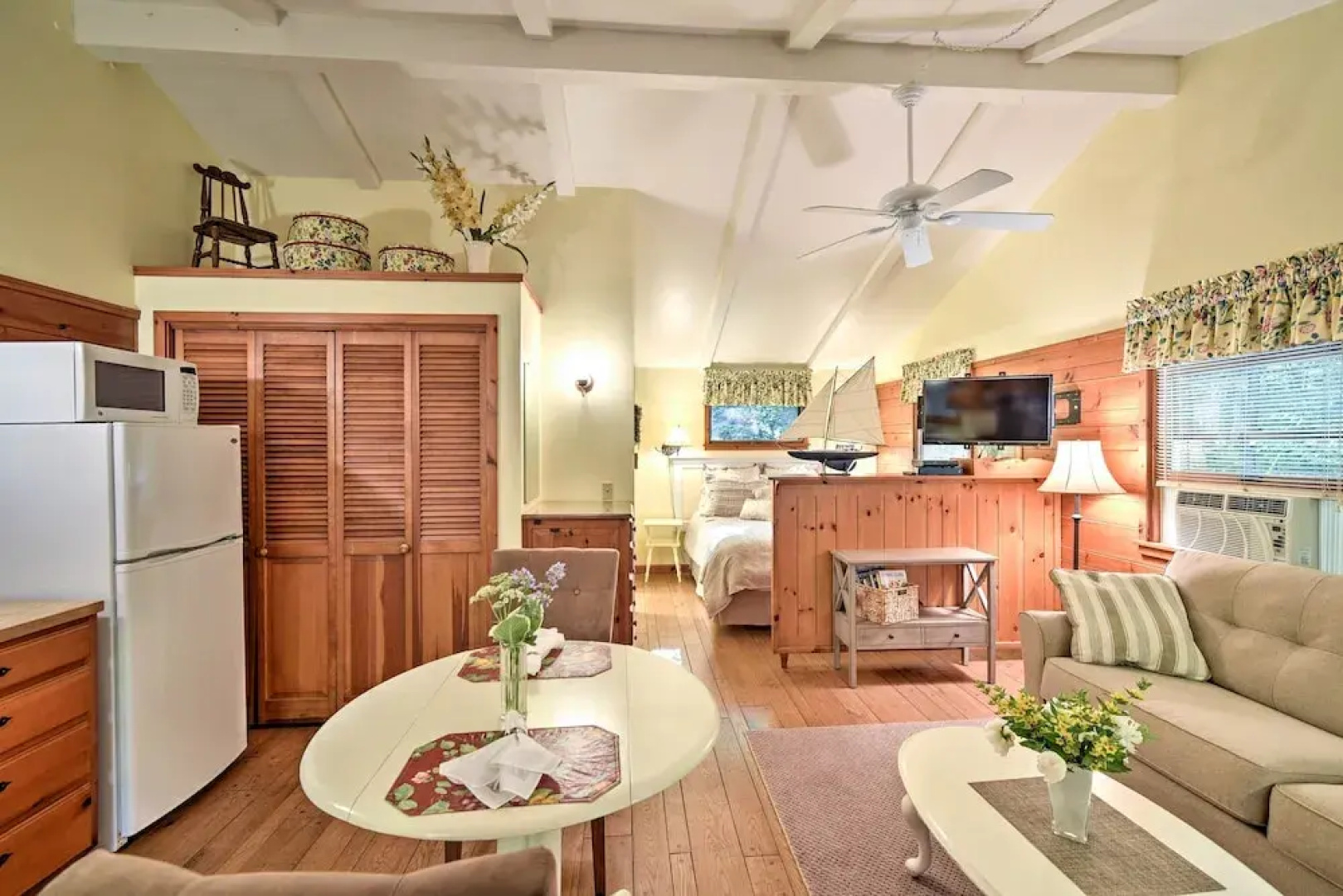 'pine Cottage' Duplex w/ Deck: Walk to State Park!