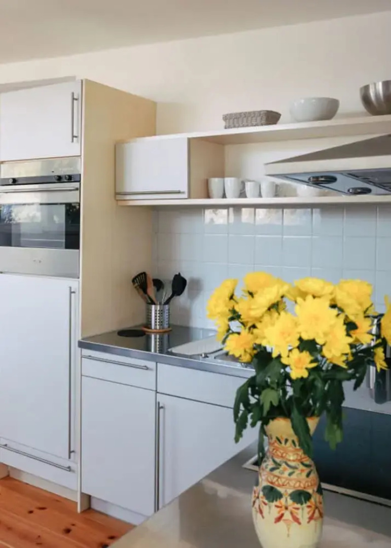 Bauhaus Holiday Apartment by the Lake