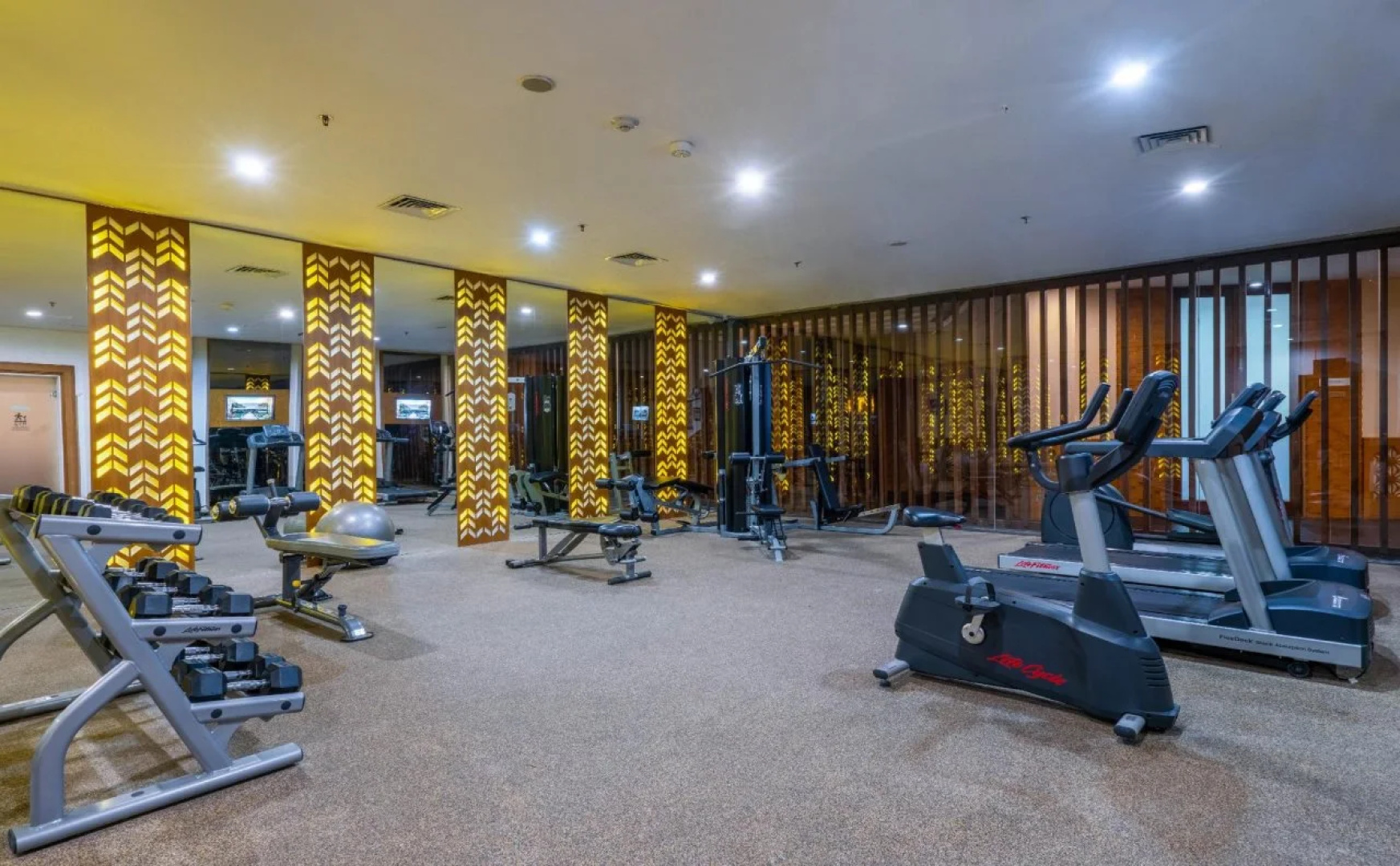 Vouk Hotel & Suites