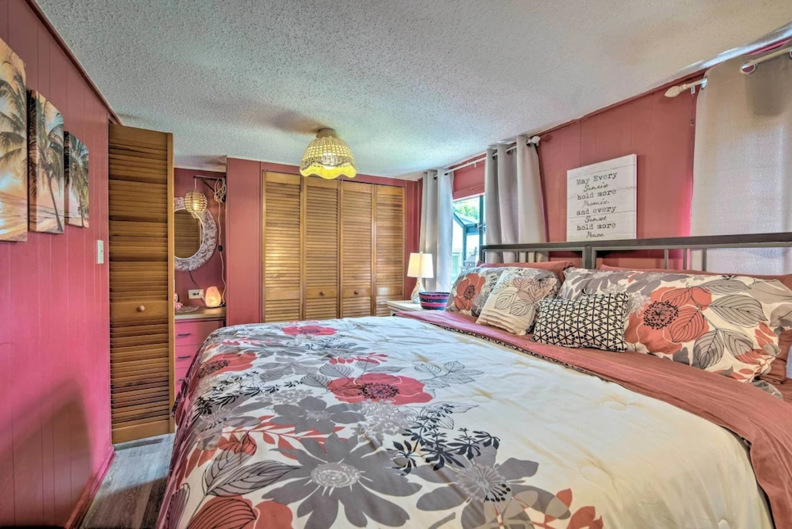 Homosassa Retreat w/ Sunroom & Canal Views!