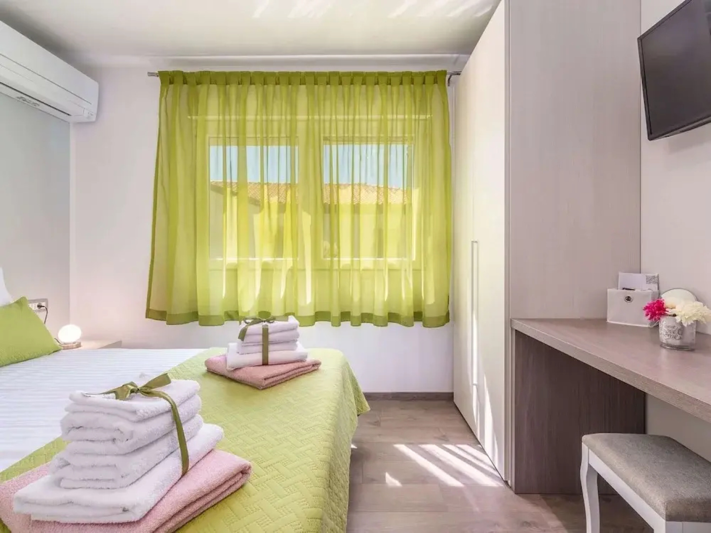 Villa in Novigrad With Private Pool