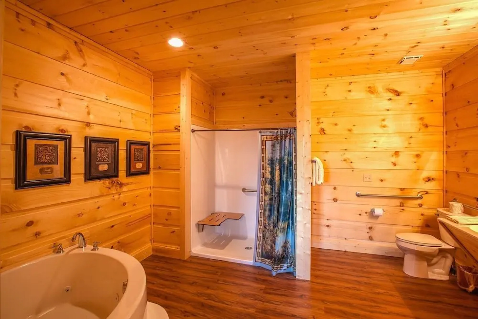 Gatlinburg Mansion - Fourteen Bedroom Cabin