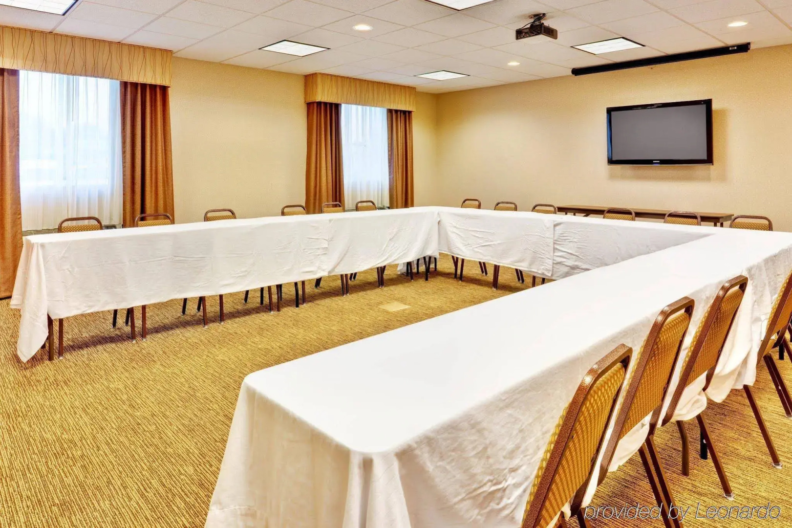 Holiday Inn Express Hotel & Suites BYRAM by IHG