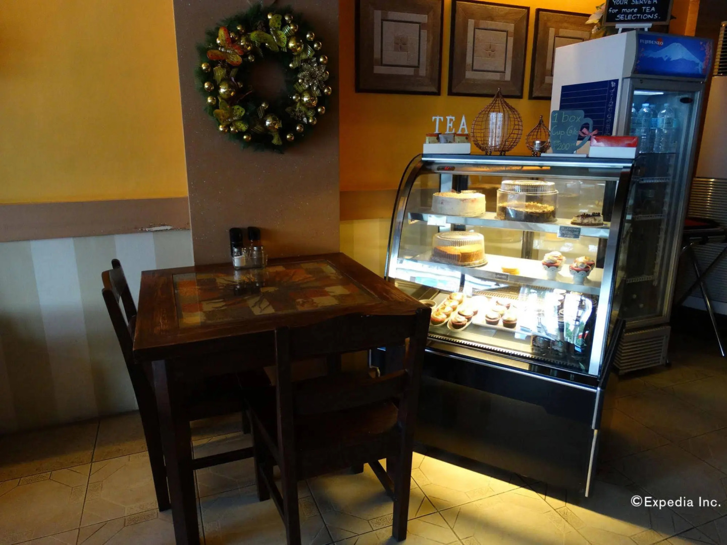 Sun Avenue Tourist Inn & Cafe