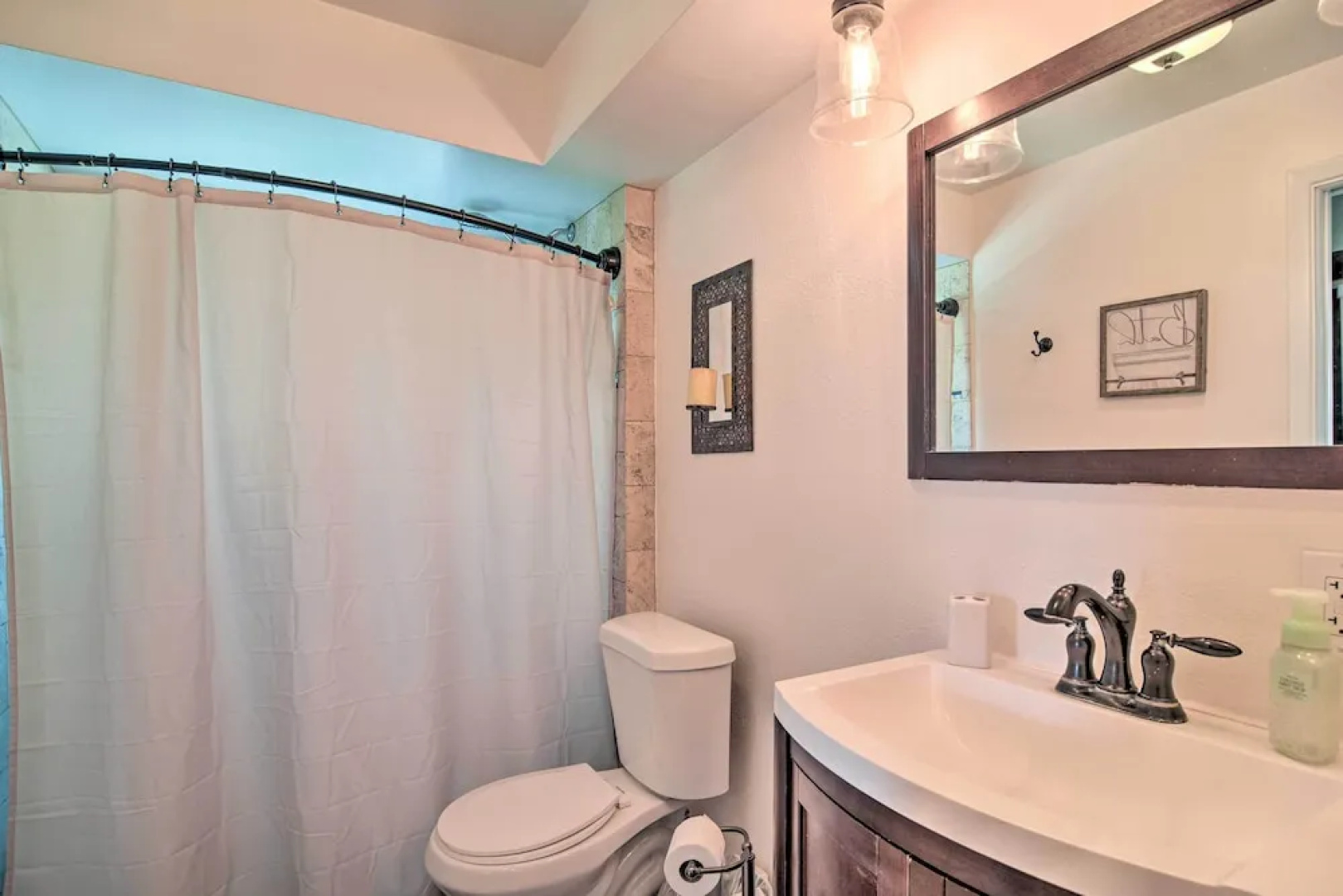 Seminole Home: 1 Mi to Indian Shores Beach!