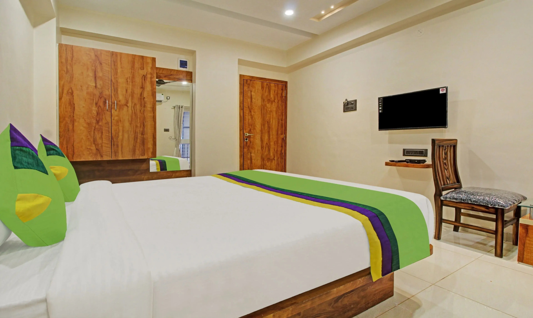 Treebo Royal Imperio, Hinjewadi