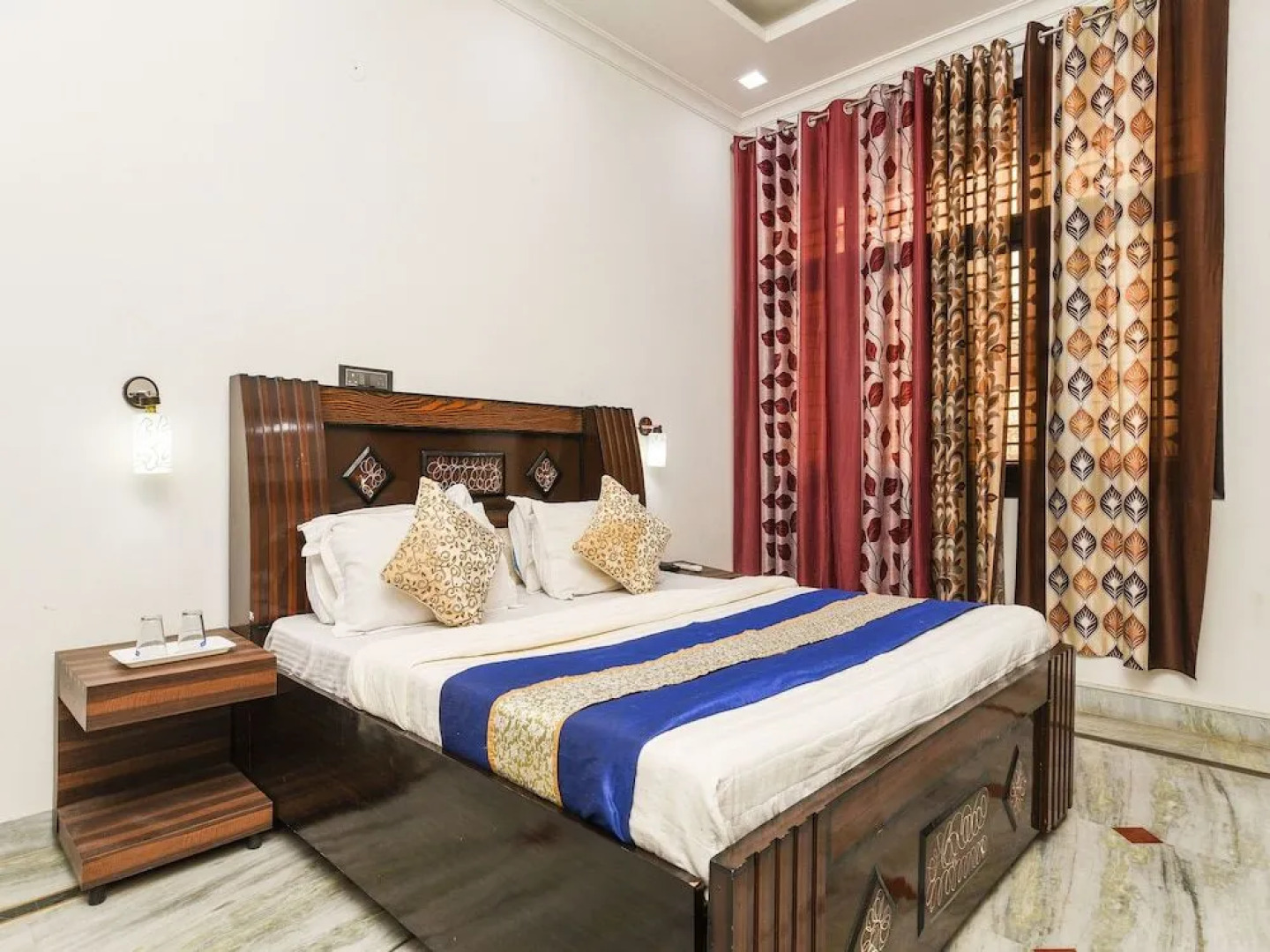 OYO 15407 Home Feeling Accomodation