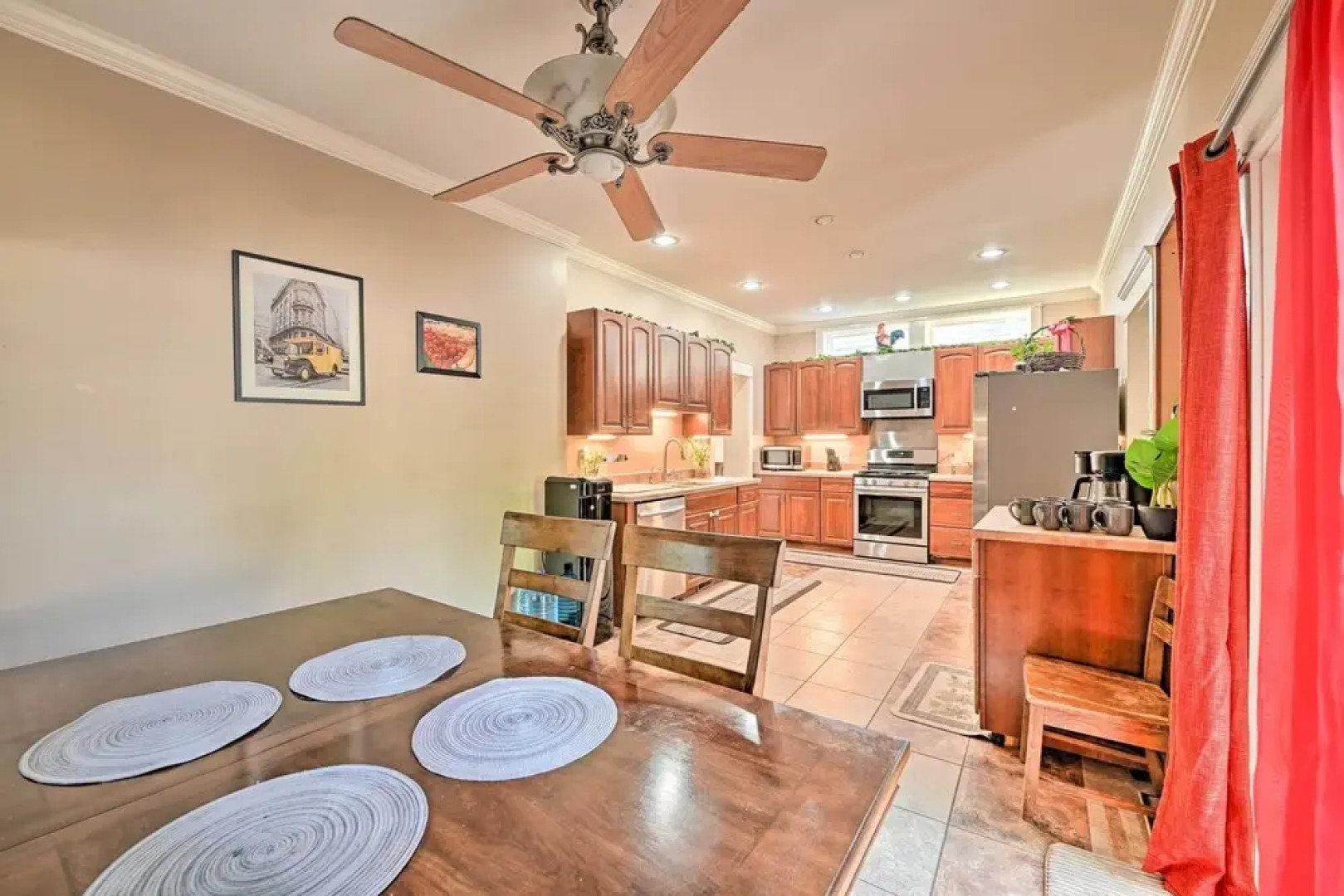 Quiet Oneonta Home - Walk to Historic Dtwn!