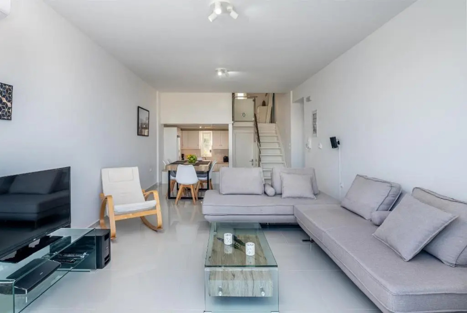 ASTERIA PEARL VILLA 2 with Rooftop Jacuzzi