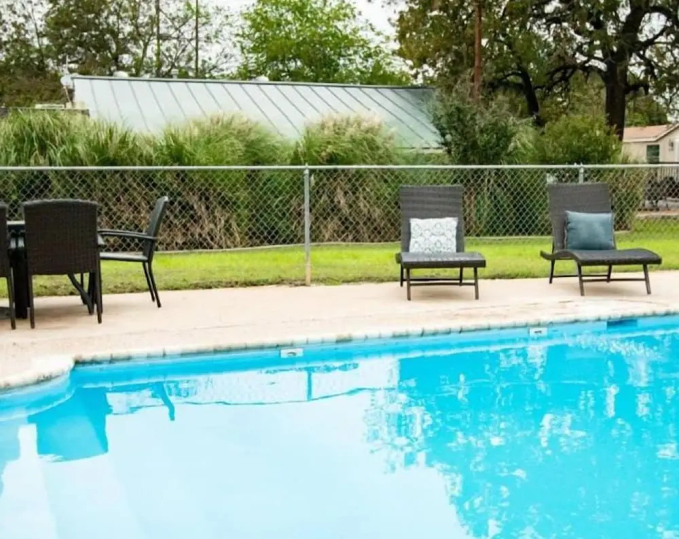 Country Inn & Cottages