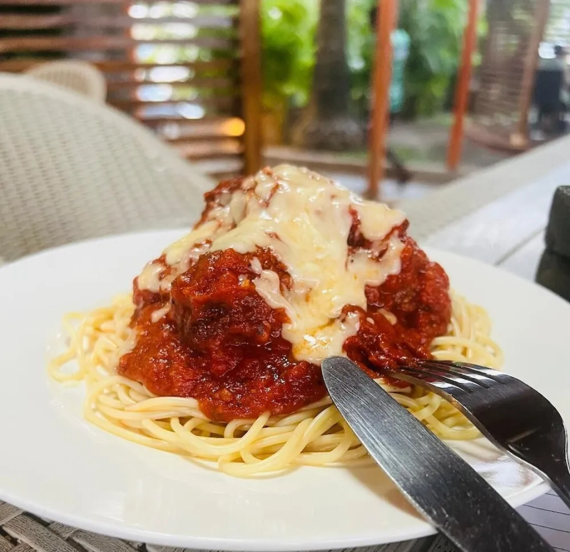 Colony Club Resort & Casino (The old Palm Spring Resort)