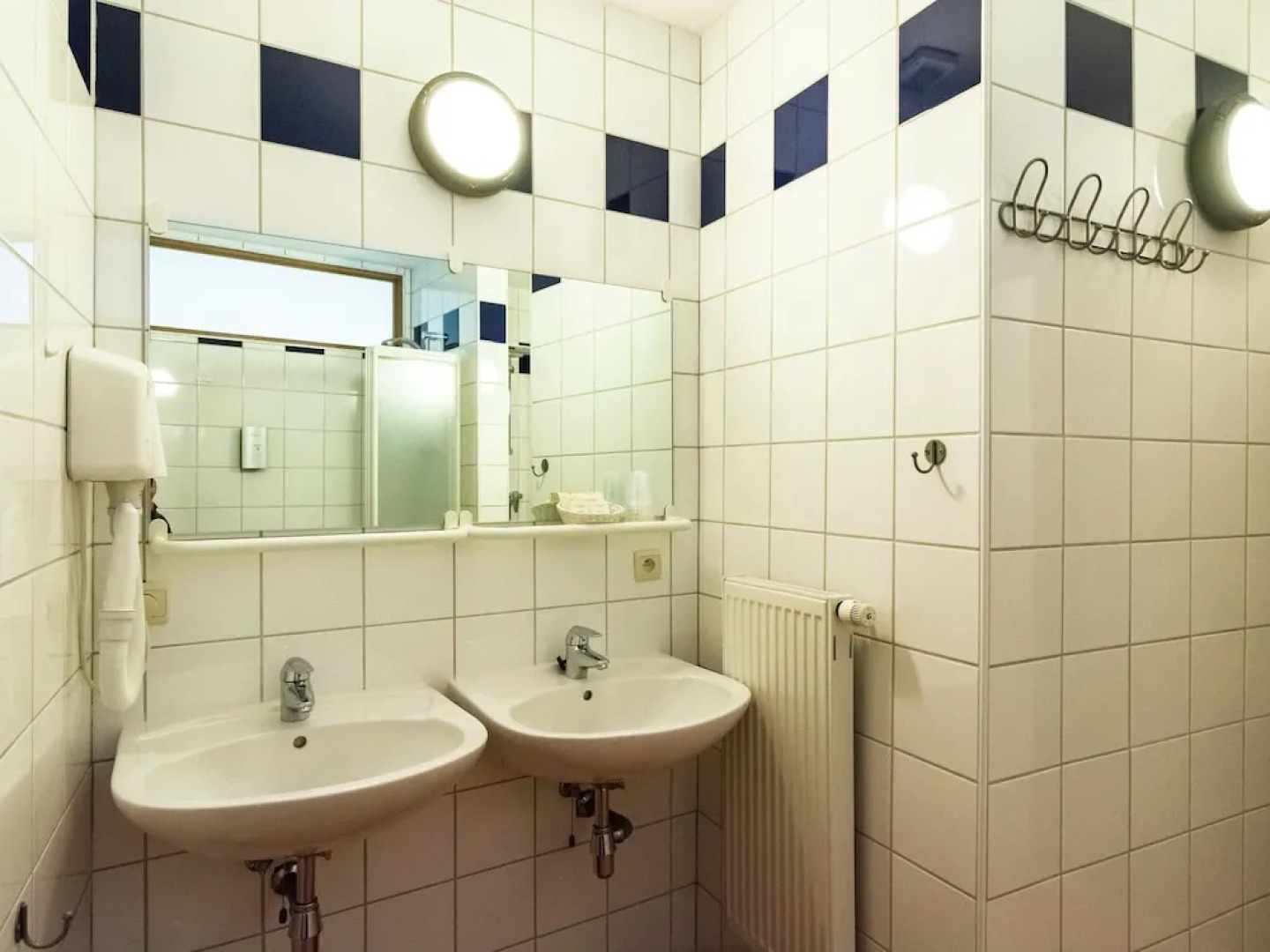 Cozy Holiday Home in Macon with Barbecue