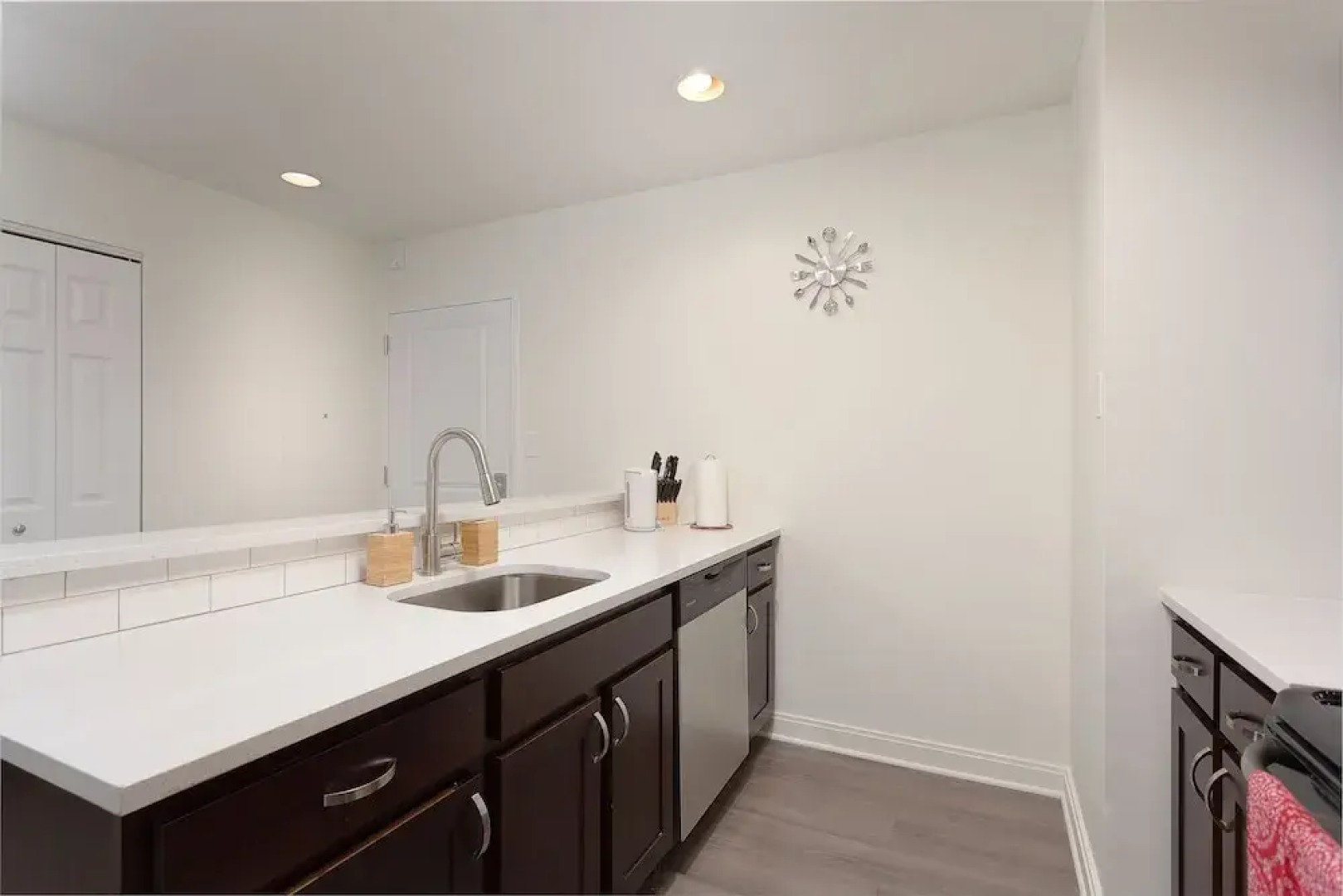 Downtown LA Fully Furnished Apartment