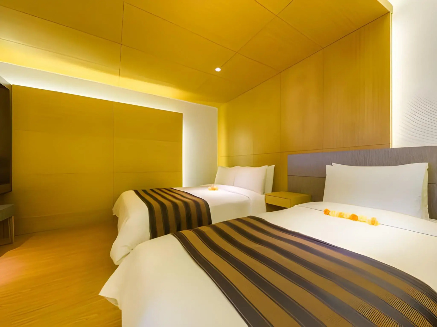 Luston Villa & Hotel