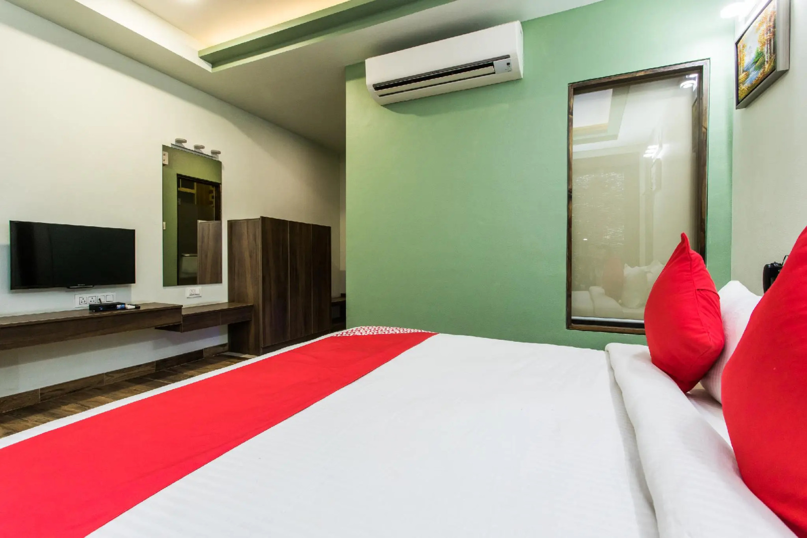 Vaccinated Staff- Capital O 15445 Hotel Sheekhar Inn