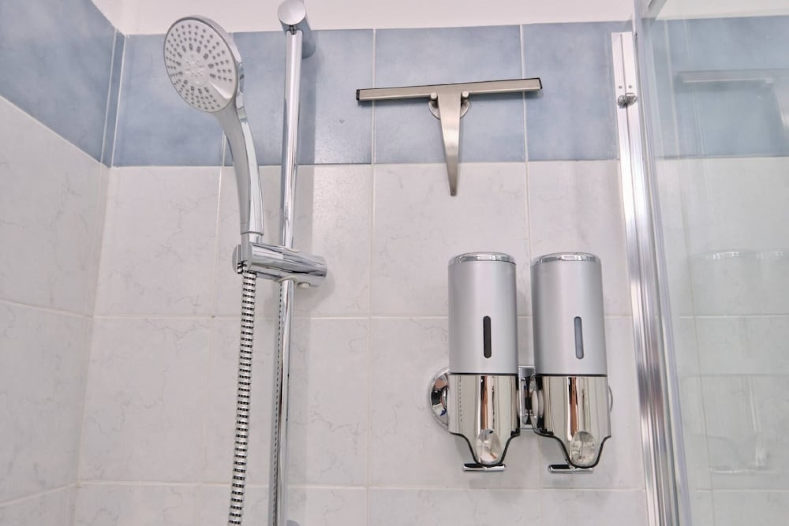 [seveso-stazione] Design, Wifi & Garage Privato