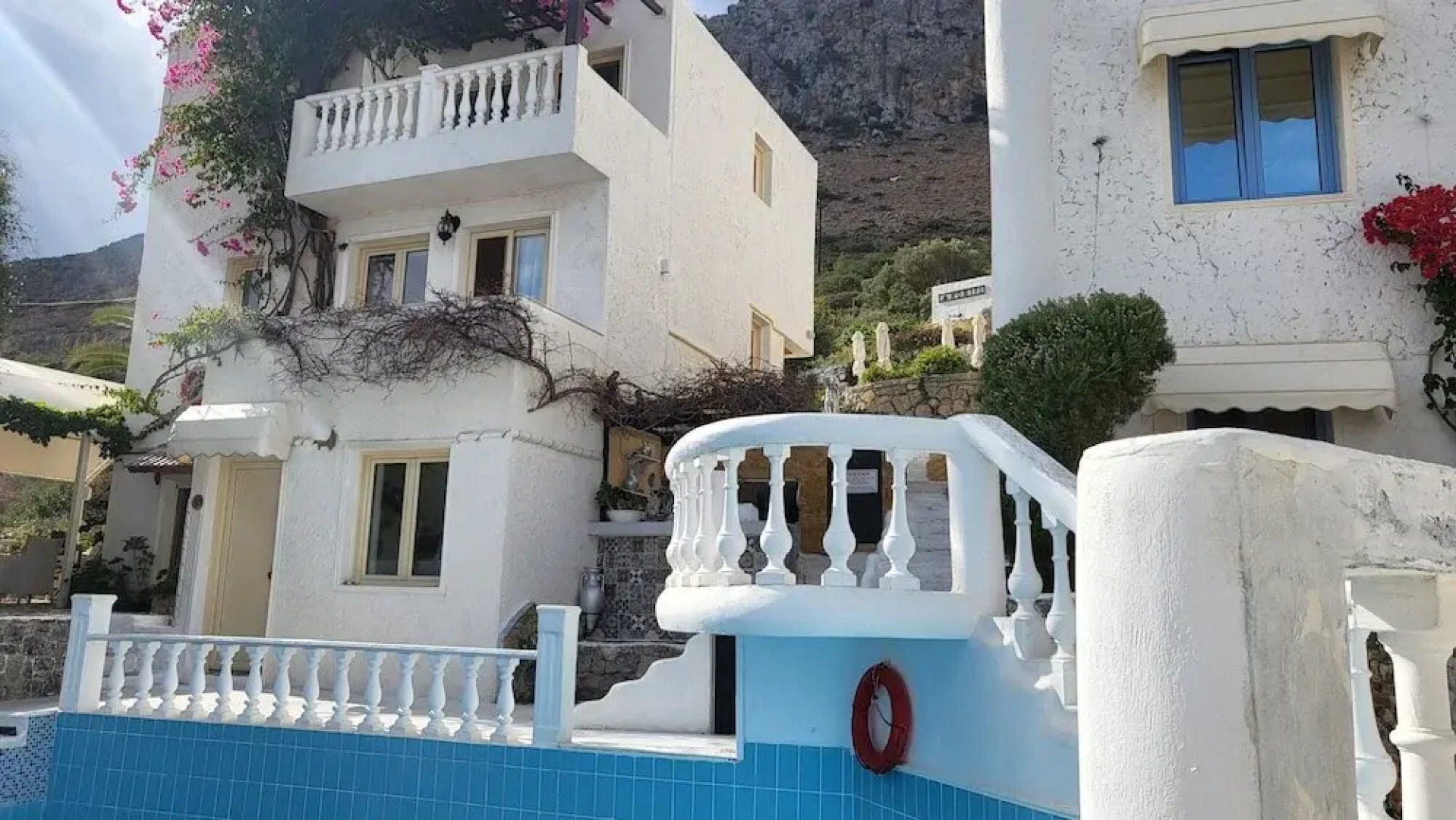 Room in Guest Room - Sun Shine Senior Suite Full View