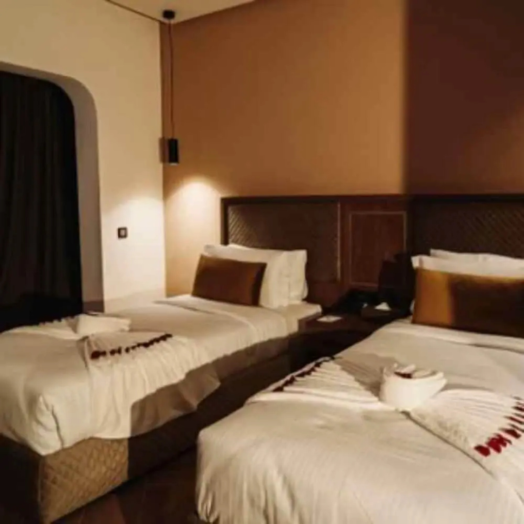 City Hotel by Waves