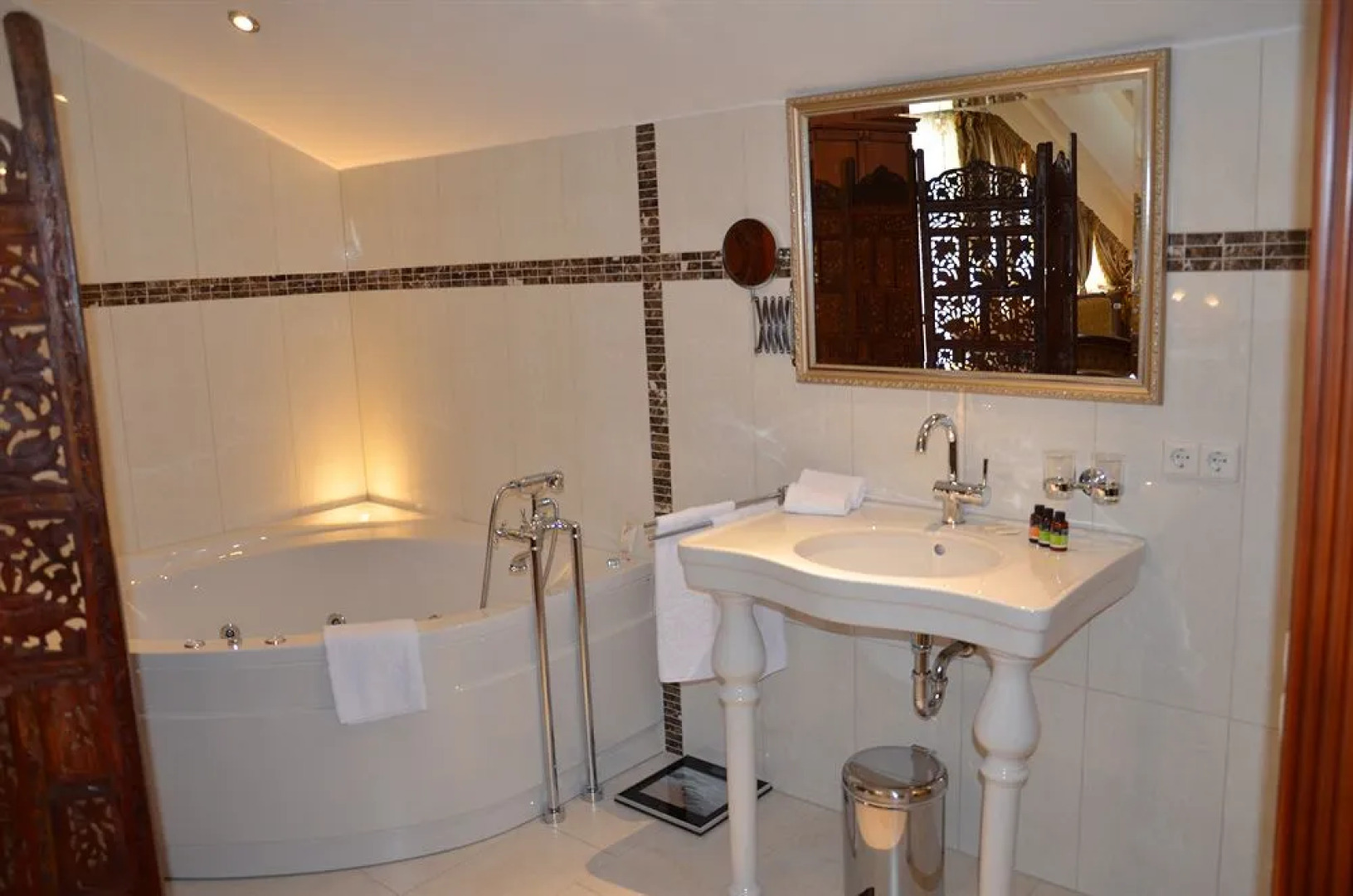 Princess Romantic Hotel