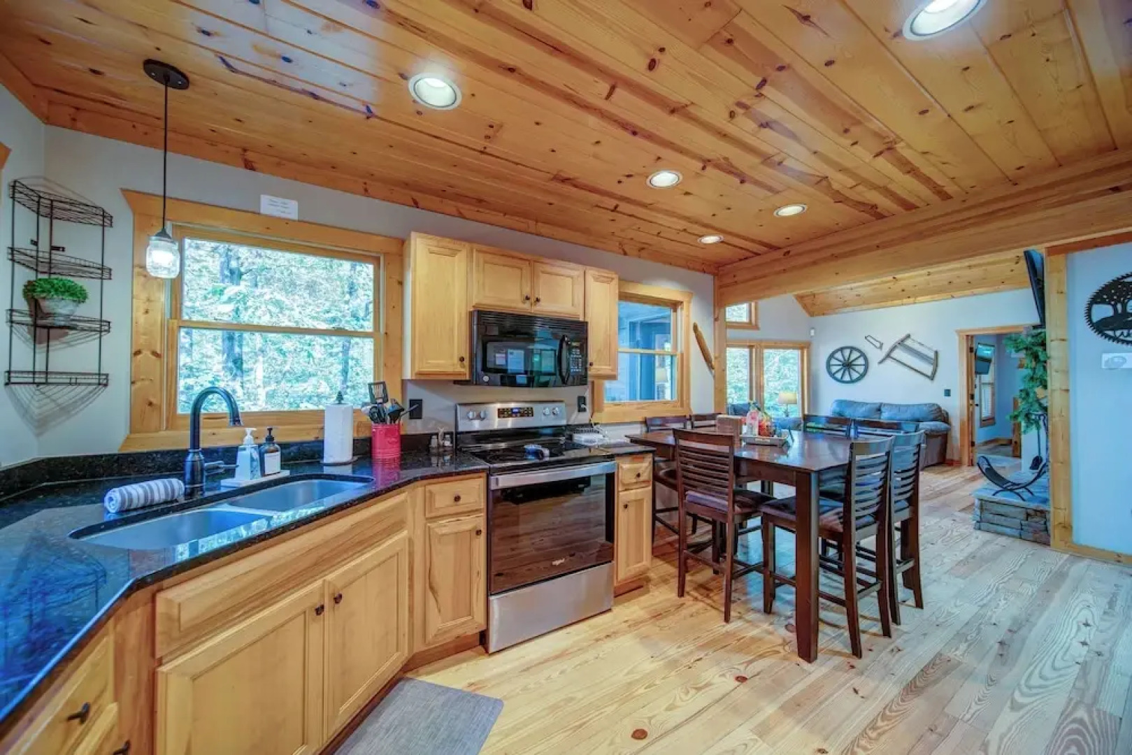 Buck Valley Lodge Mountain Getaway!