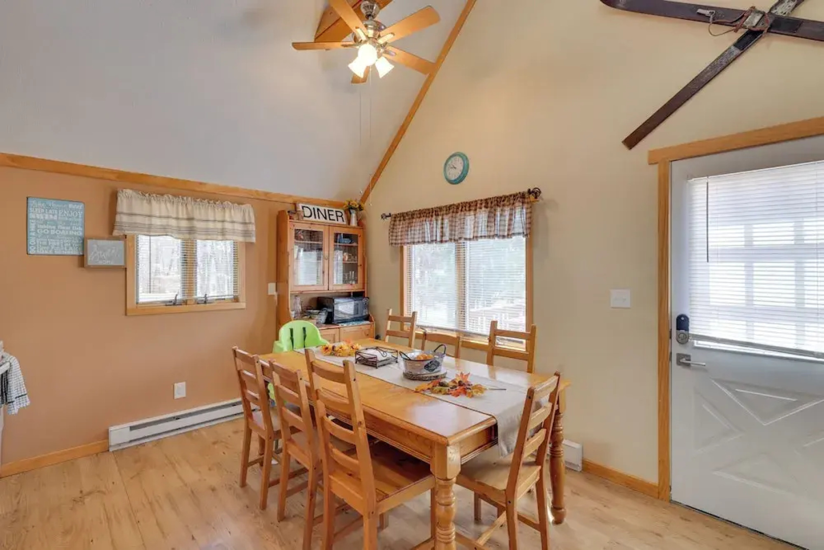 Walk to Beach: Pocono Lake Cabin w/ Pool Access!