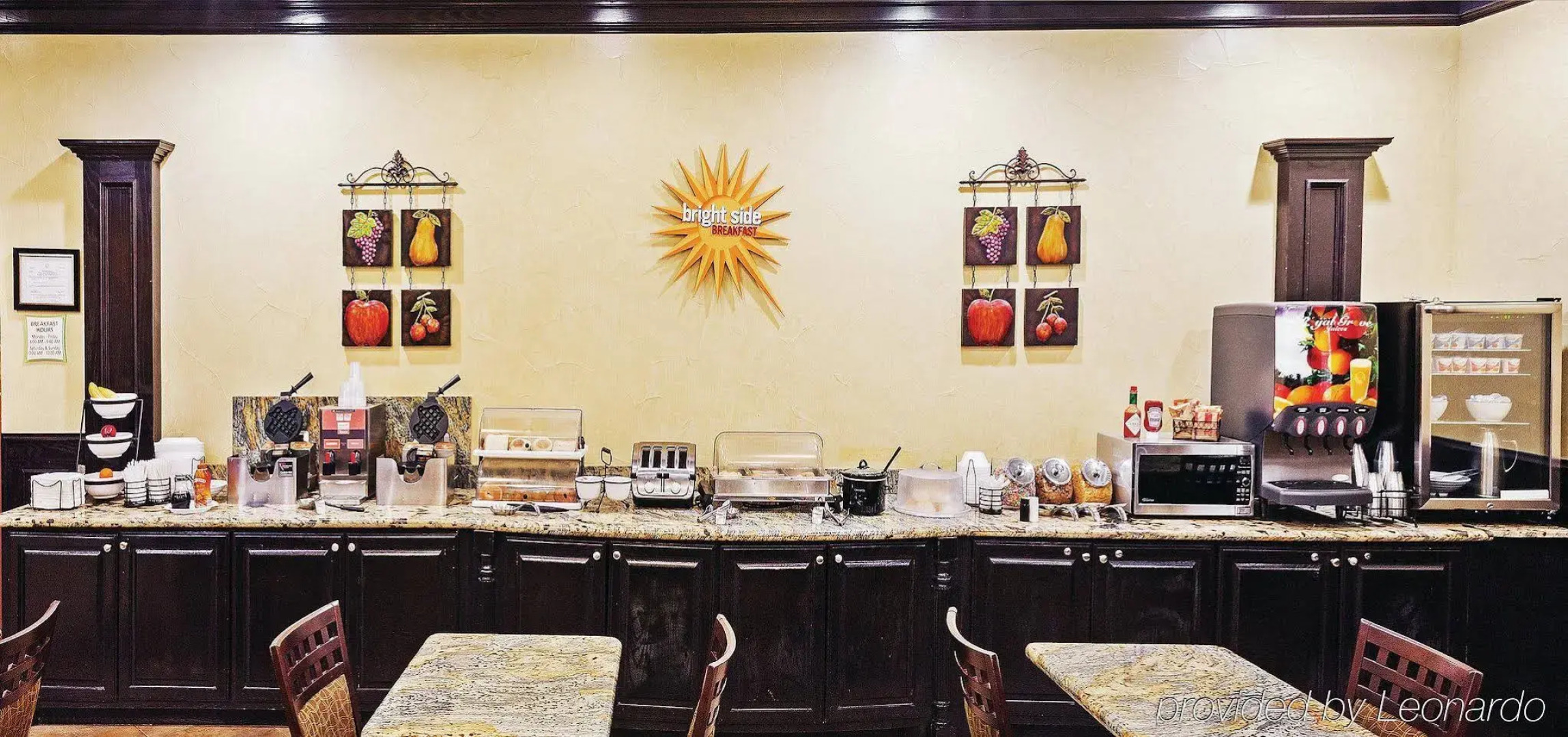 La Quinta Inn & Suites by Wyndham DFW Airport West - Bedford