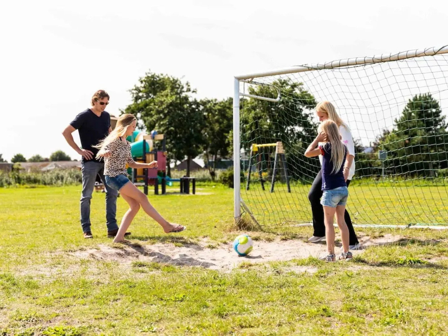 Neat Chalet With Microwave Near the Beach in Egmond