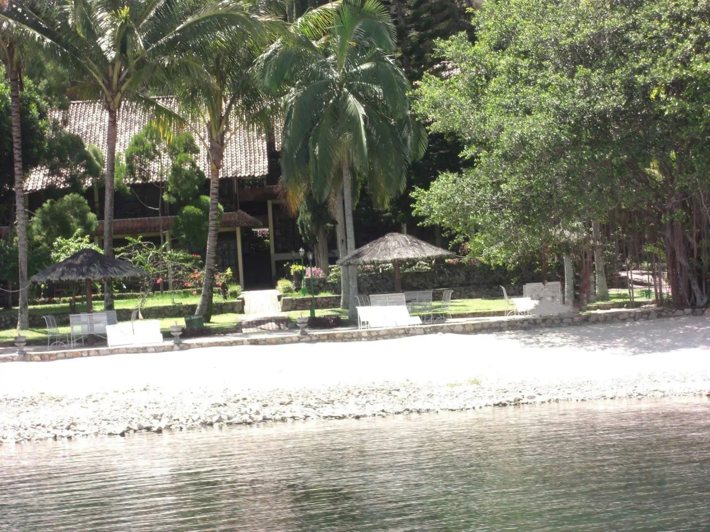 Pandu Lakeside Hotel Tuktuk