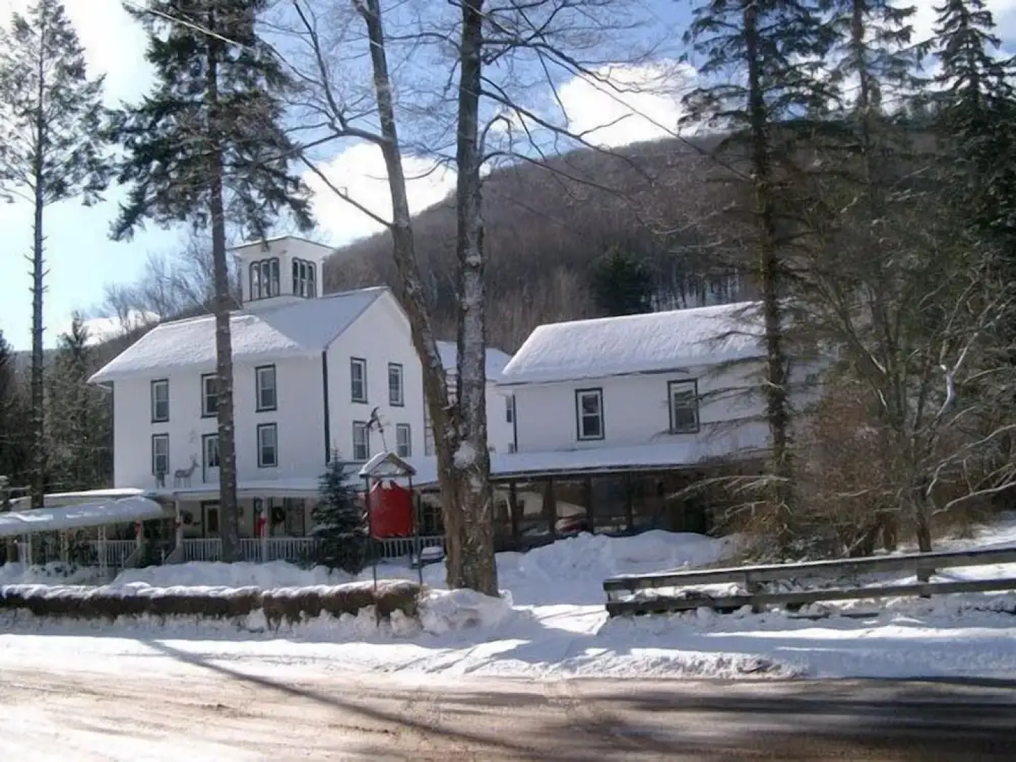 Colonial inn