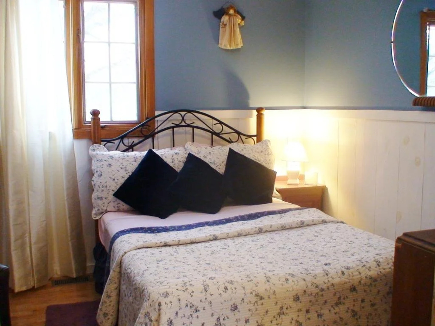 Country Charm Bed and Breakfast