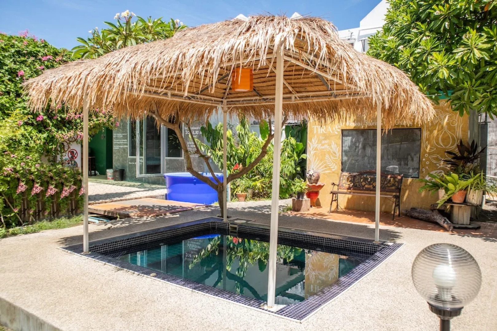 OYO 617 Tira Hostel chalong Phuket