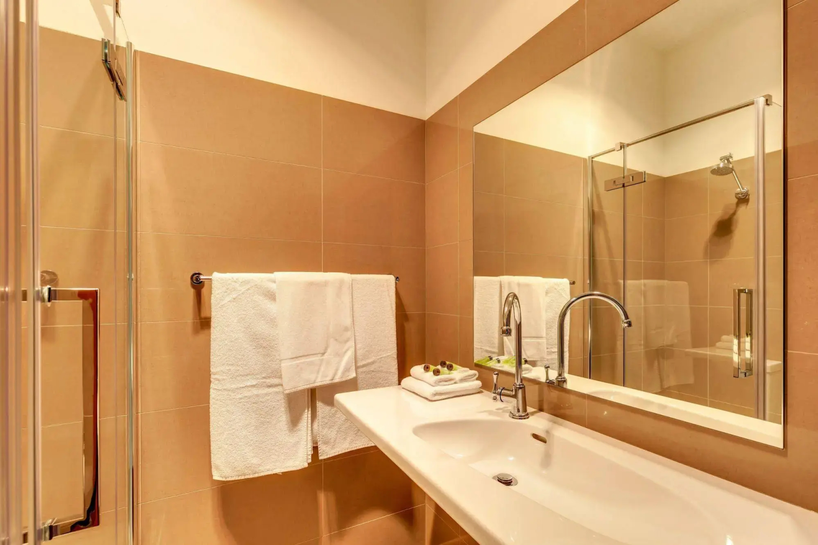 Kermandie Waterfront Hotel