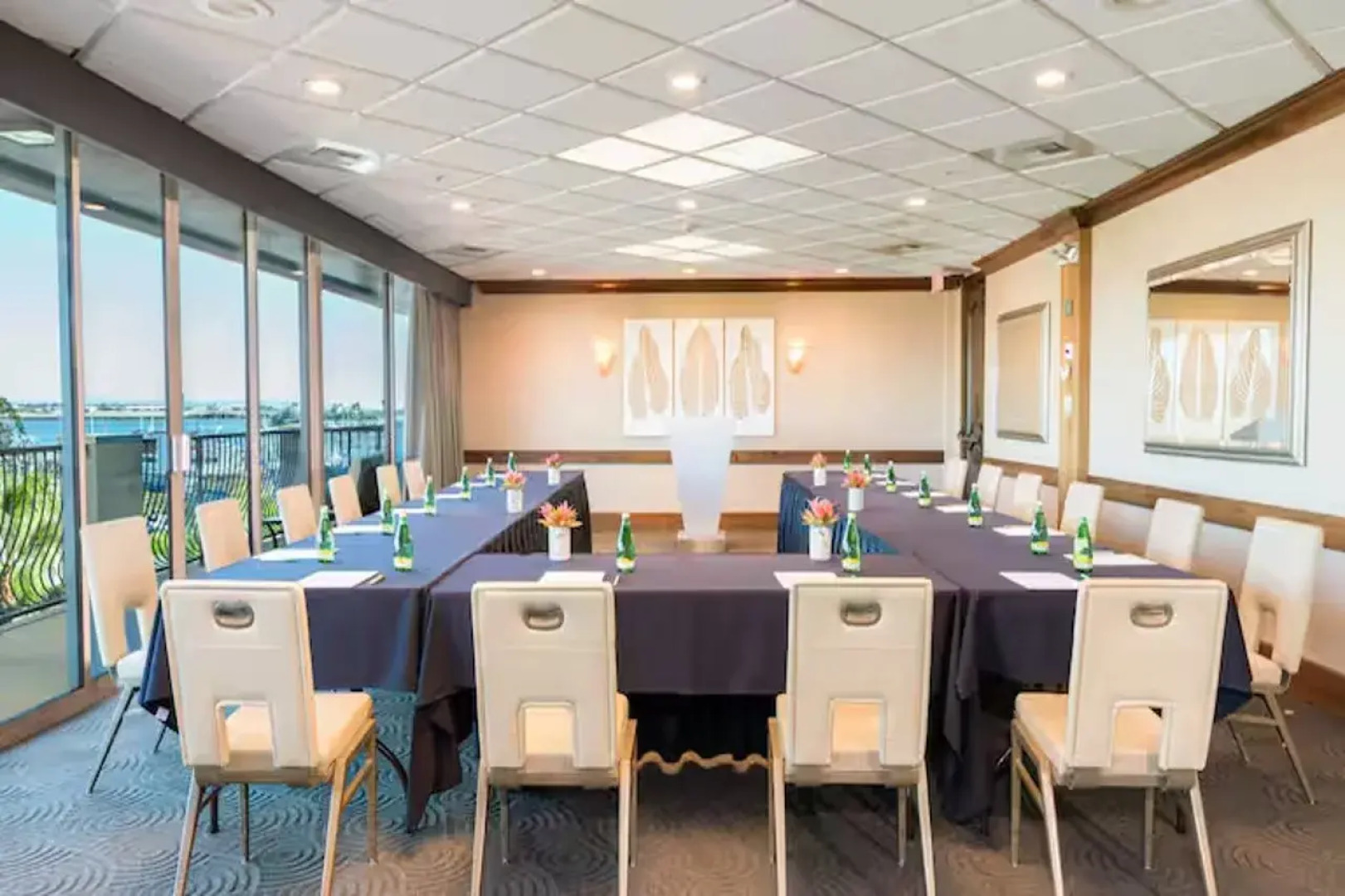 DoubleTree by Hilton San Diego Bayside