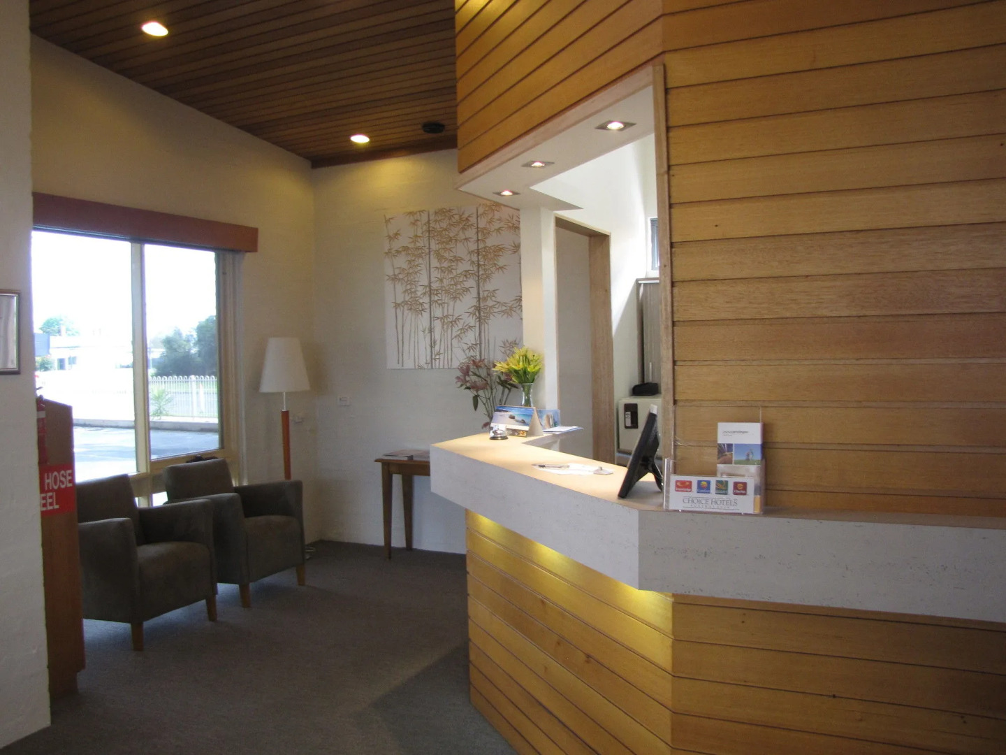 Mitchell on Main Motel & Apartments