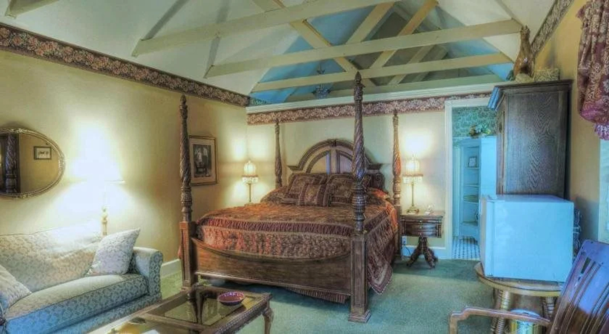 Pomegranate House & Cottages B&B