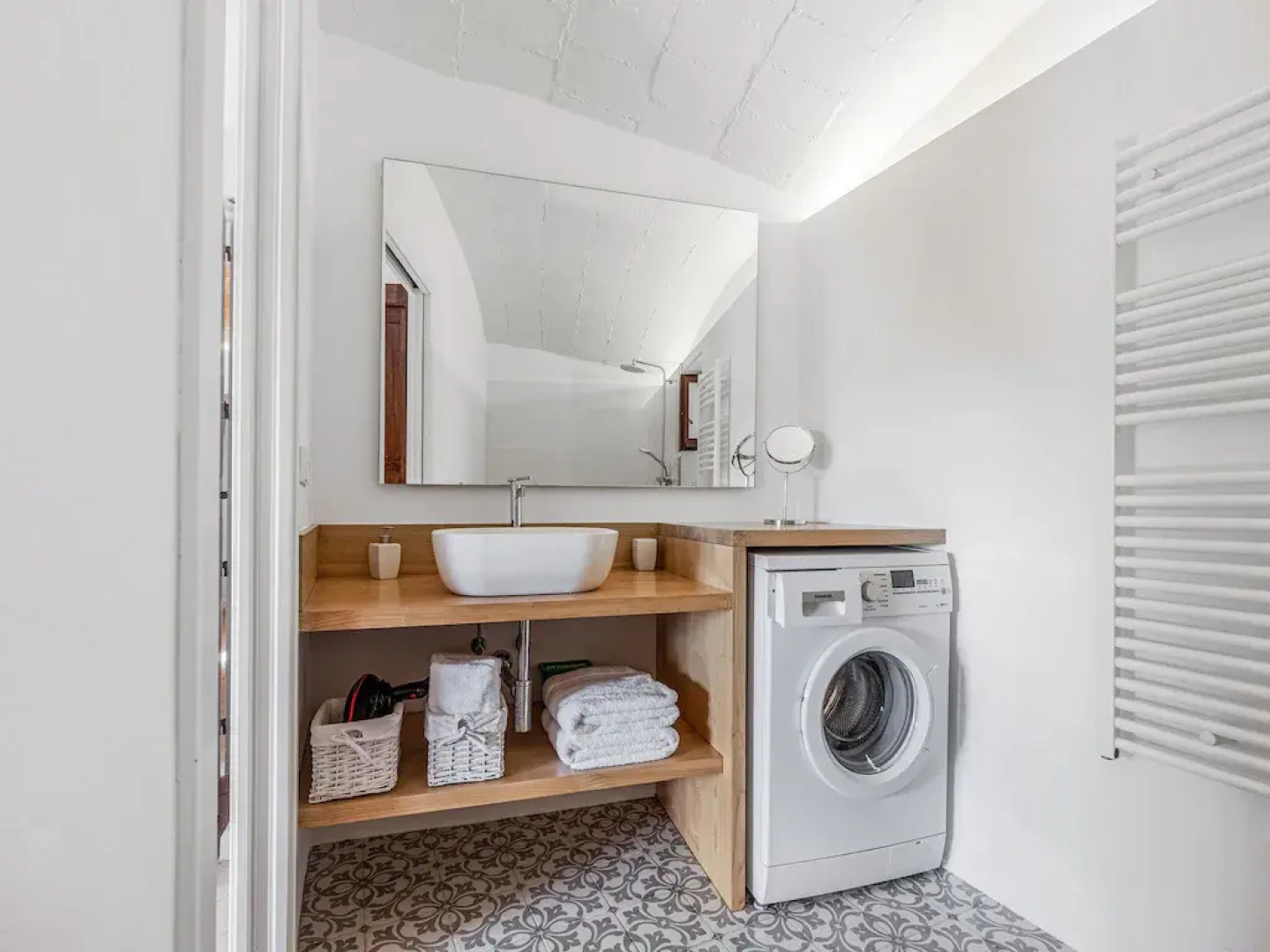 Charming Holiday Home in Vulpellac With Shared Pool