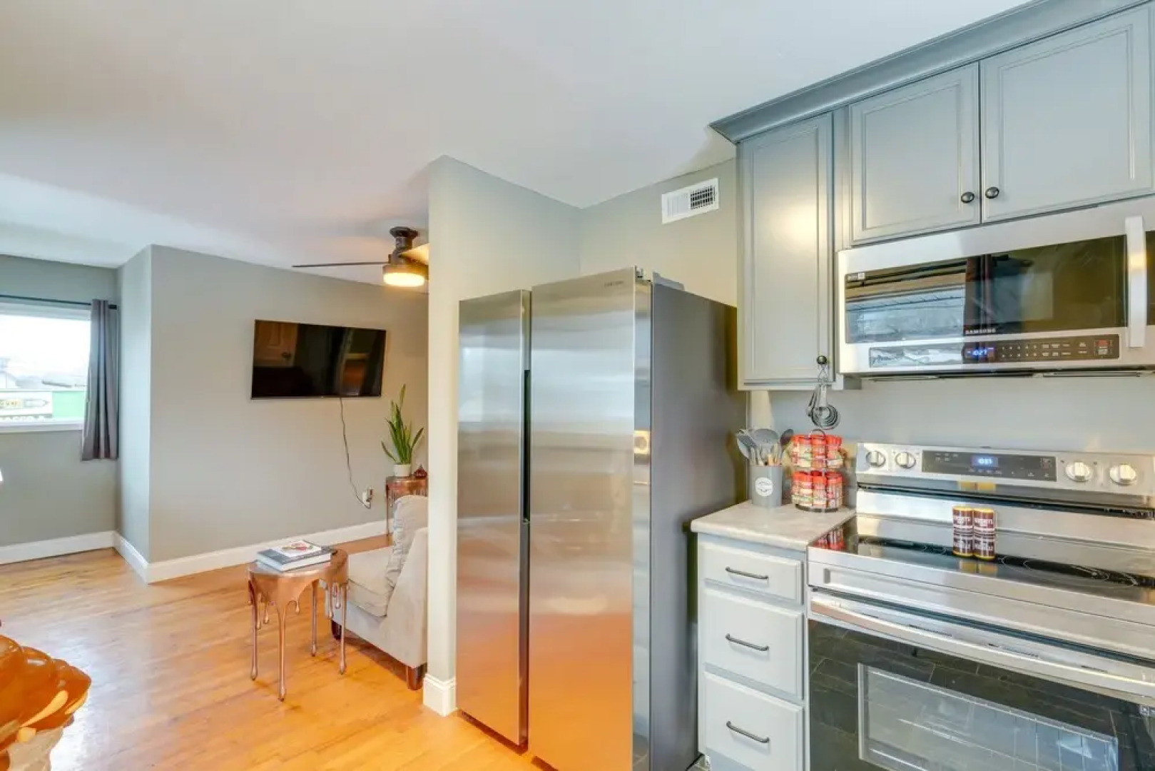 Cozy Kingsport Apartment: Walk to Cidery!