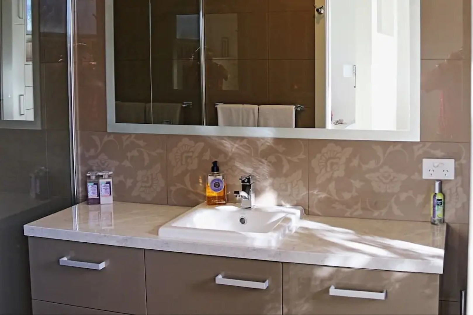 Freycinet Sanctuary at Oyster Bay