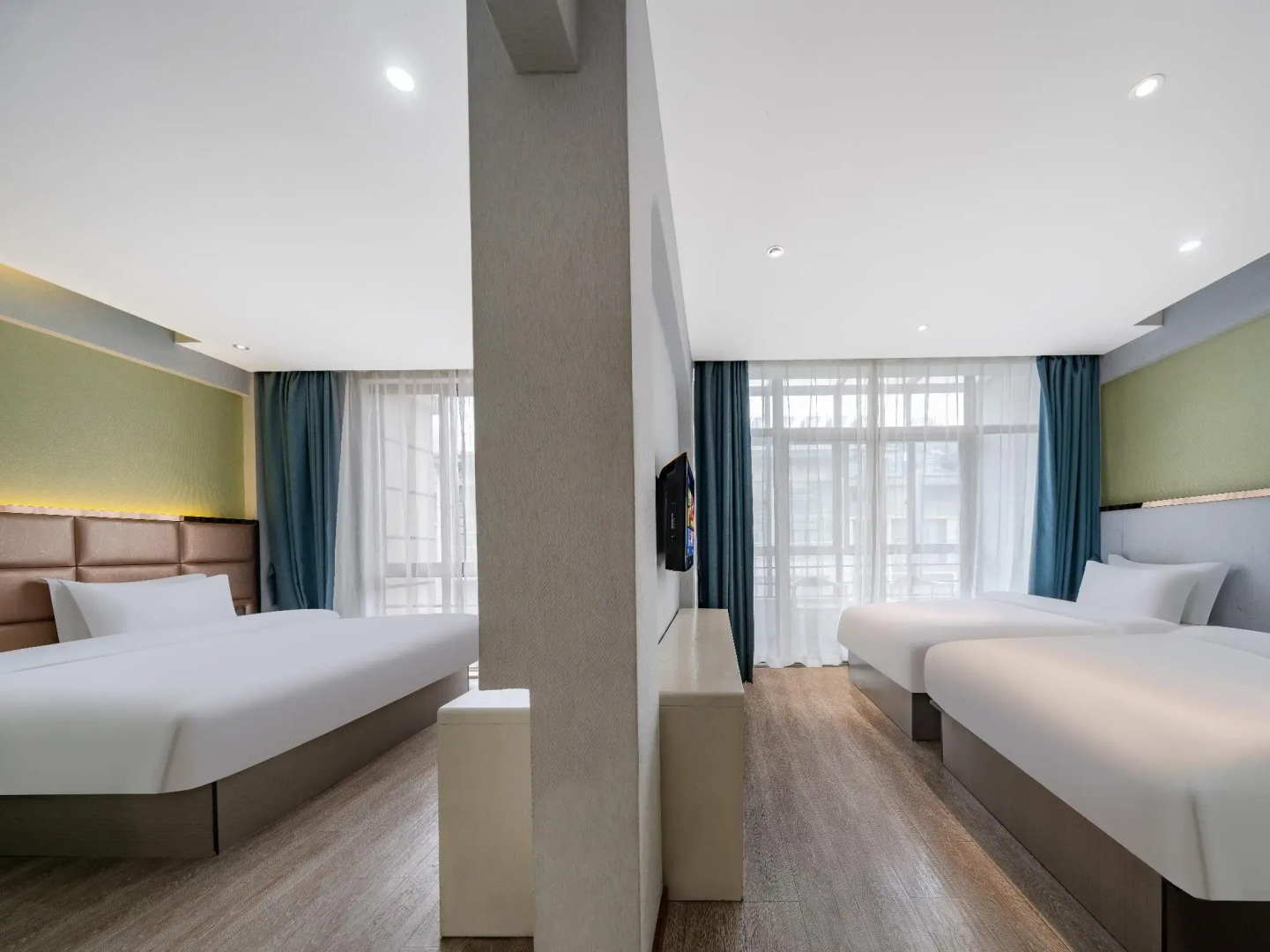 Rong Le Business Hotel