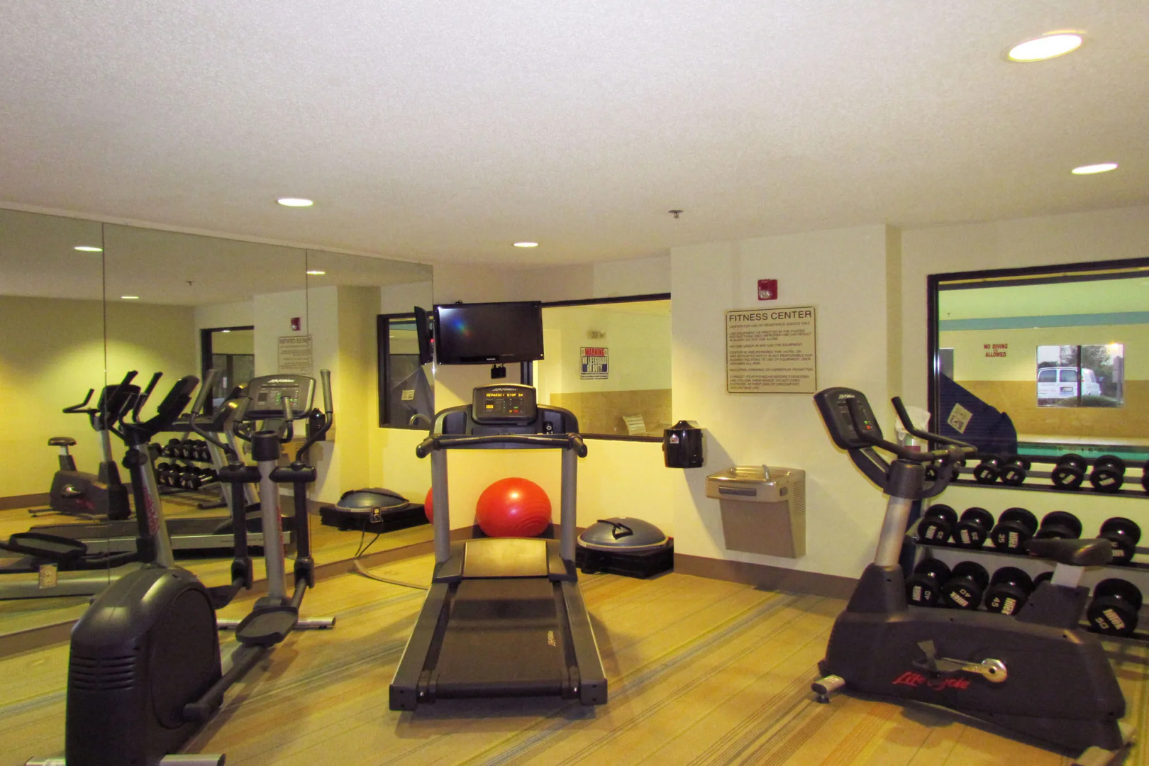 Holiday Inn Express Hotel & Suites Chesapeake by IHG