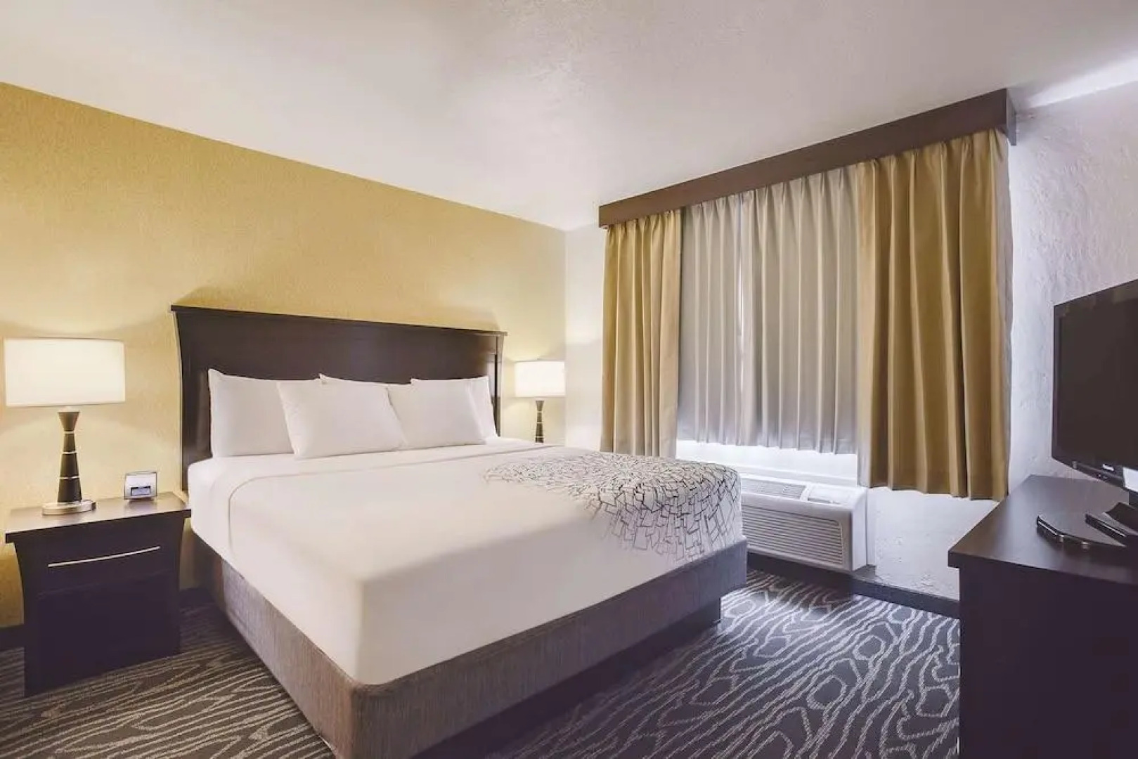 Crystal Inn Hotel & Suites - Logan