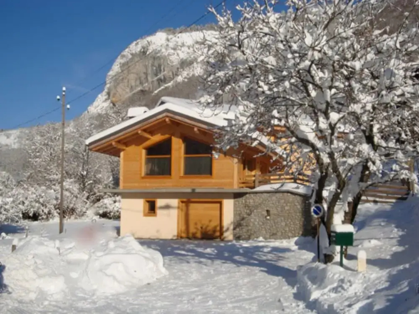 Chalet With 6 Bedrooms in Saint-jean-d'aulps, With Wonderful Mountain View, Enclosed Garden and Wifi - 3 km From the Slopes