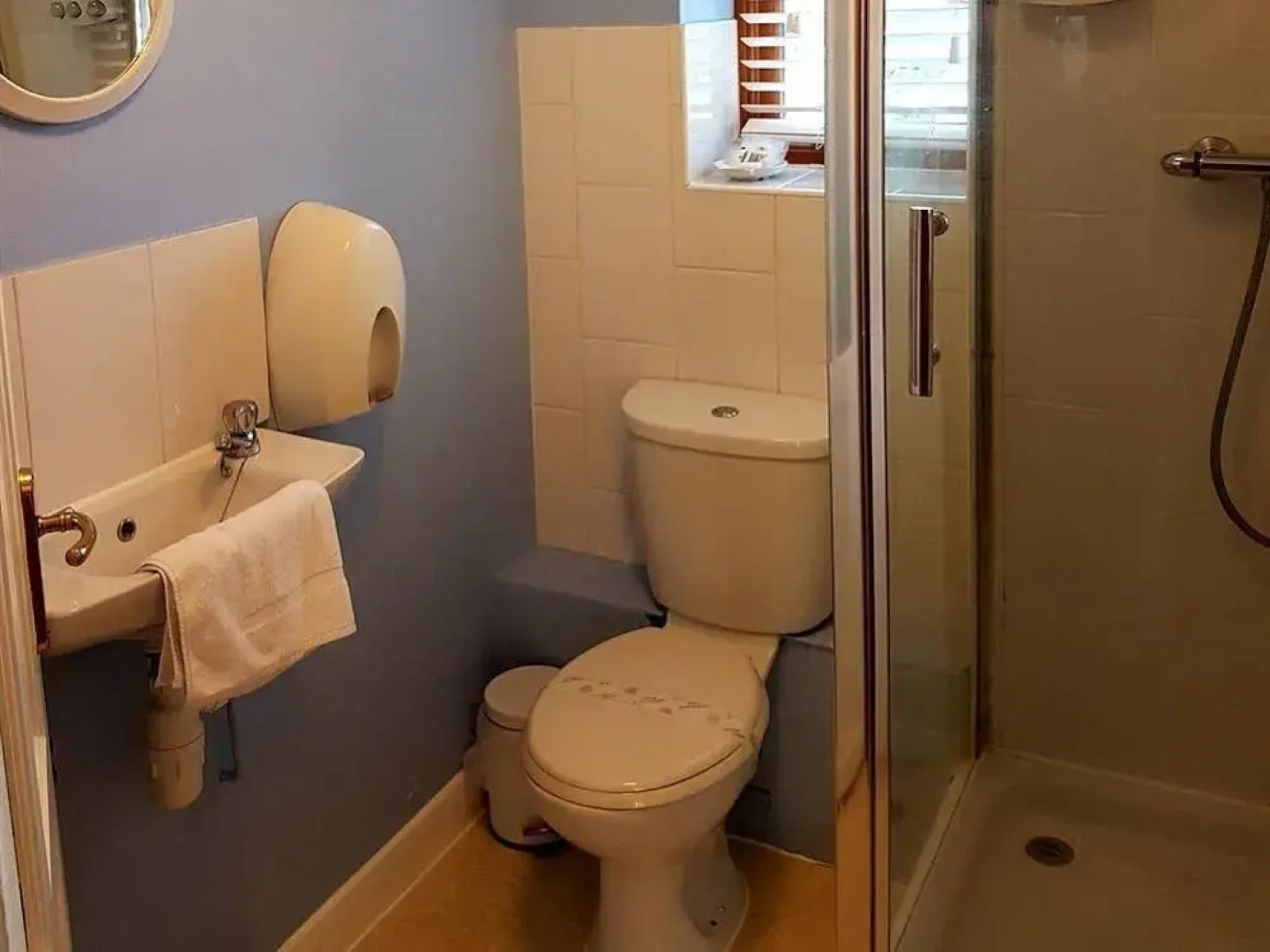 The Horseshoe and Castle