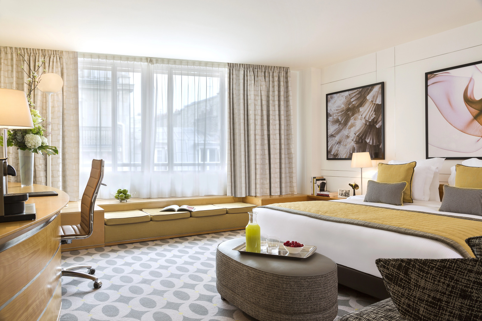 La Clef Tour Eiffel Paris by The Crest Collection